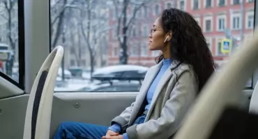 Wracasz po pracy i wciąż analizujesz problemy z biura? Odpal książkę audio i zresetuj głowę w drodze do domu