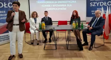  Beata Szydło w Starachowicach. O systemach ETS i ETS2 oraz ich wpływie na gospodarkę i mieszkańców
