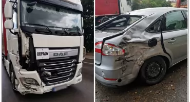 Kolizja w Stykowie. Zderzyły się trzy auta, w tym ciężarówka