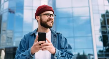 Zgubiłeś tradycyjną kartę SIM? Sprawdź, które telefony z eSIM pozwolą Ci zapomnieć o plastikowych kartach