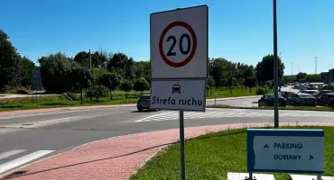  Kto ma pierwszeństwo na parkingu przy Galardii? Kierowcy wyraźnie mają z tym problem