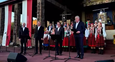  Śpiewem dla Ojczyzny... Wyjątkowy koncert w Kałkowie-Godowie
