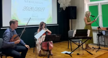 W nowy rok szkolny w rytmie tańców z całego świata. Społeczna Szkoła Podstawowa i Społeczne Liceum