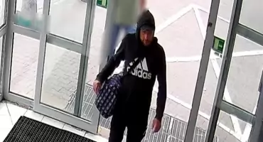 Zuchwała kradzież w Starachowicach. Policja szuka tej osoby