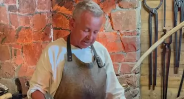  Iskry Historii w dawnej kuźni w gm. Pawłów. Tam, gdzie historia ma zapach ognia!