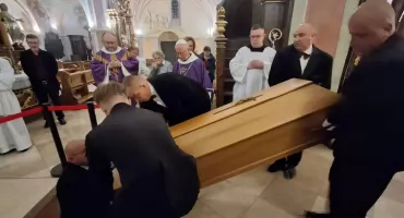  Po latach wróciły do wąchockiego klasztoru. Pochówek szczątków odnalezionych pod posadzką