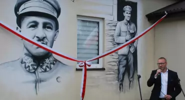 Gen. Tadeusz Piskor upamiętniony muralem w Borze Kunowskim