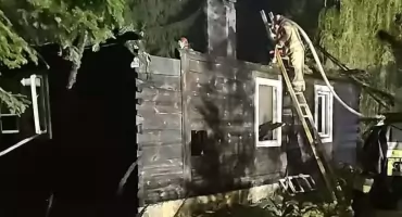 Pożar budynku mieszkalnego w gm. Pawłów. Na szczęście nikogo nie było w środku