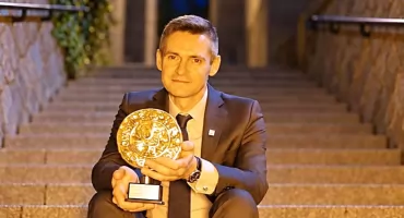 Paweł Kołodziejski w „Kulturalnym Towarzystwie”: Autentyczność w świecie algorytmów [ZAPOWIEDŹ]