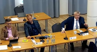 Coraz mniej uczniów, coraz wyższe wydatki. Co czeka starachowicką oświatę?