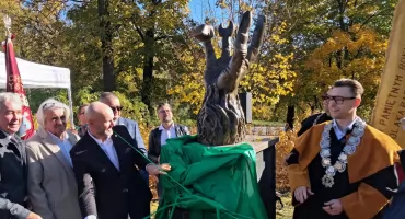  100 lat starachowickiego Cechu. Odsłonięto Pomnik Przedsiębiorczości